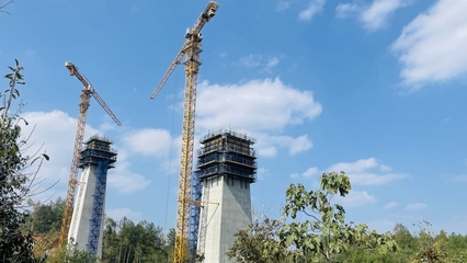 瓮马铁路南北延伸线建设有序推进